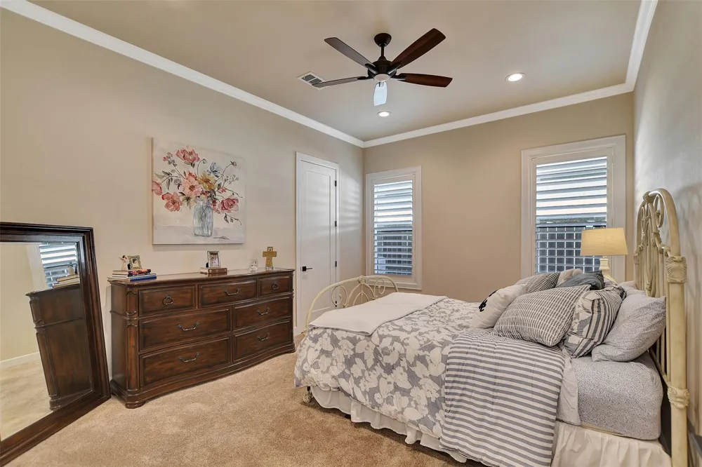 1746 Spring View Friendswood, TX 77546