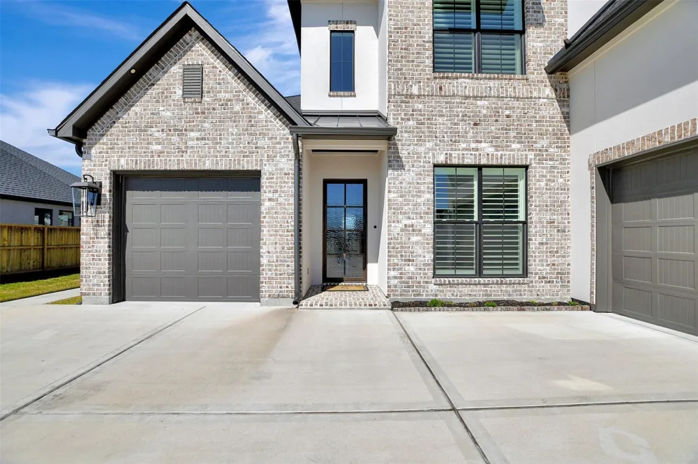 1746 Spring View Friendswood, TX 77546