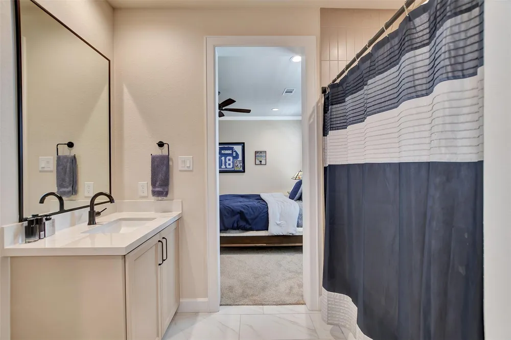 1746 Spring View Friendswood, TX 77546