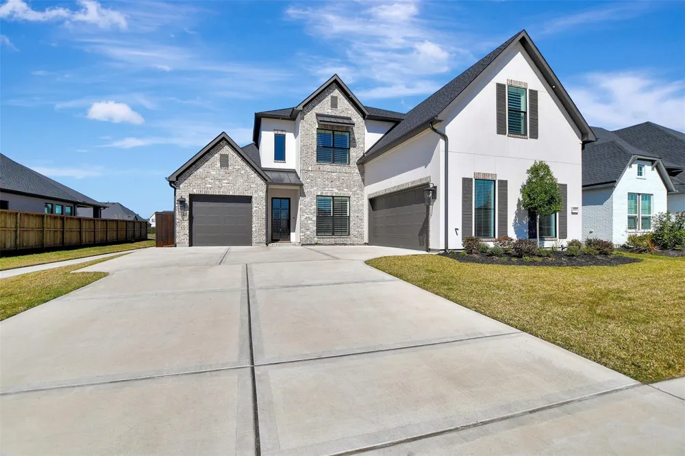 1746 Spring View Friendswood, TX 77546