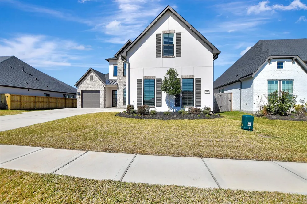 1746 Spring View Friendswood, TX 77546