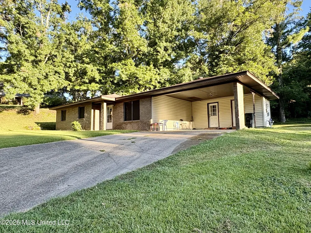 111 Moonmist Drive Vicksburg, MS 39180