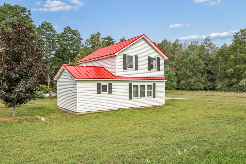 6667 126th Avenue Hart, MI 49420