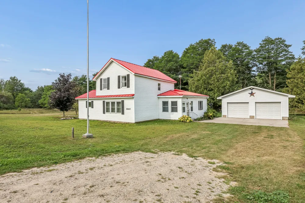 6667 126th Avenue Hart, MI 49420