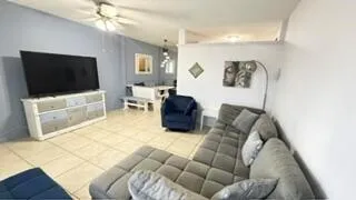 725 SW 11th Avenue #6F
