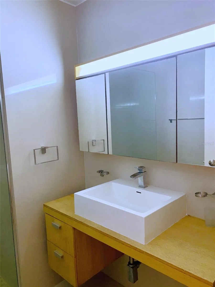 801 C. WASHINGTON #1203 San Juan, PR 00907