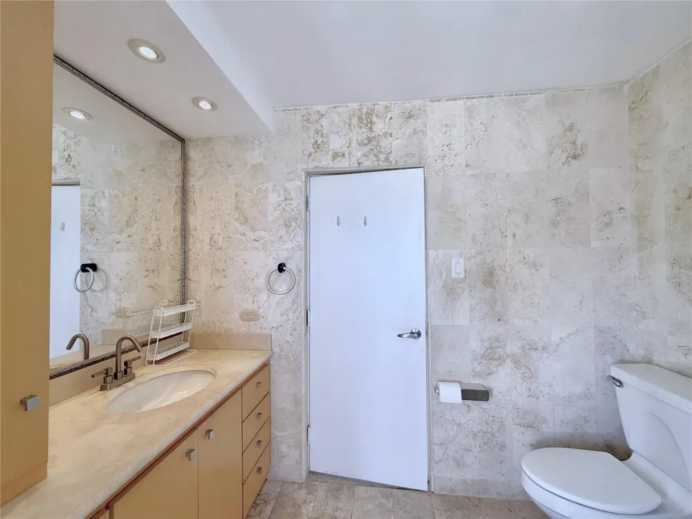 801 C. WASHINGTON #1203 San Juan, PR 00907