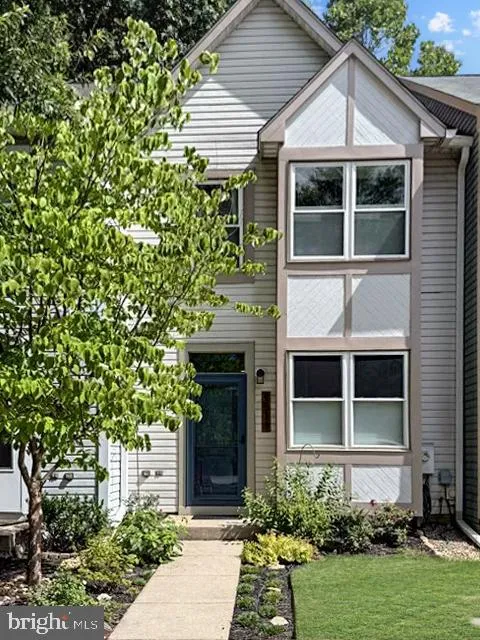 9539 CLOCKTOWER LANE