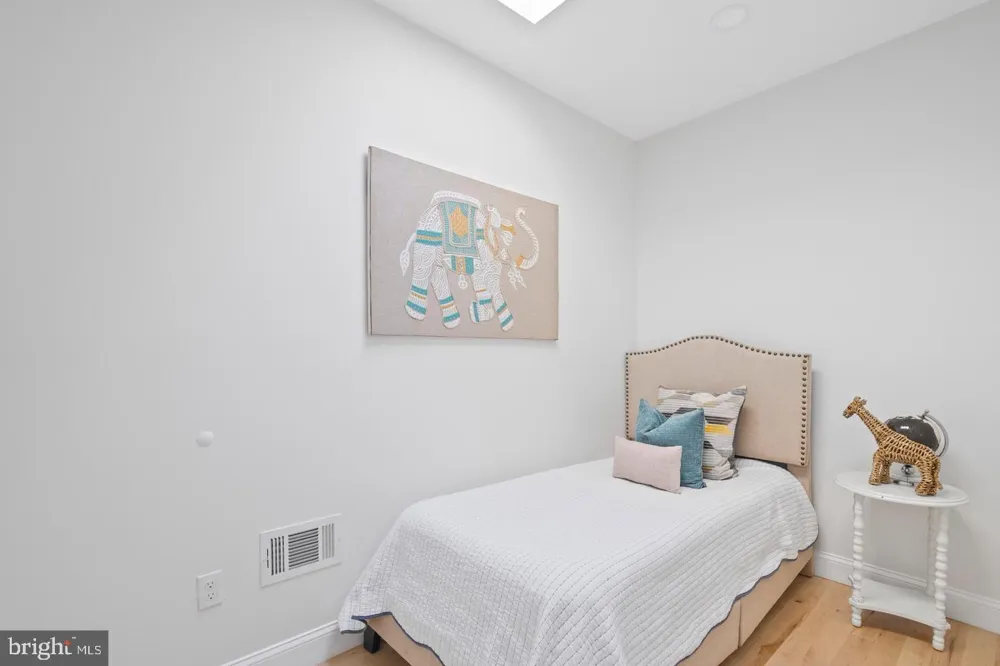 1049 MILTON AVENUE Baltimore, MD 21205