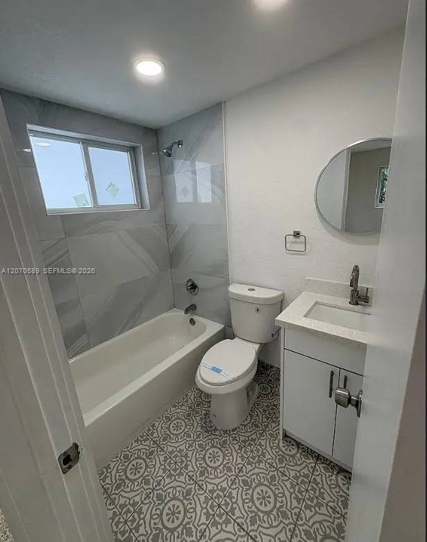 1811 NW 19th Ter #5 Miami, FL 33125