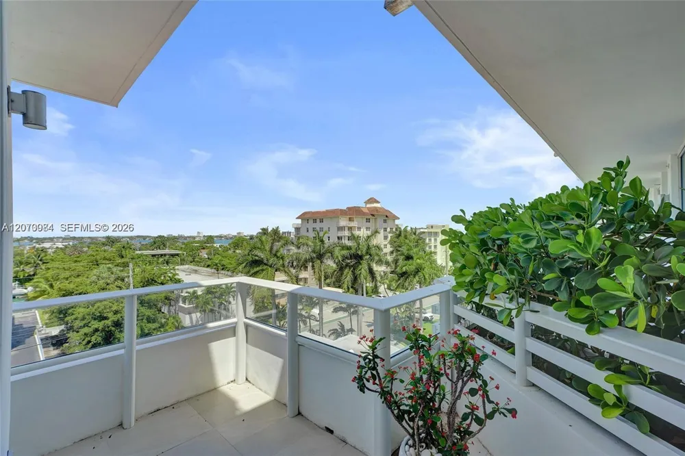 1170 101st St #602 Bay Harbor Islands, FL 33154