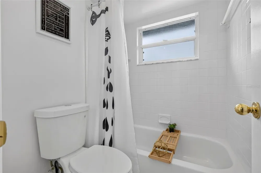 1748 GREENLEA DRIVE Clearwater, FL 33755