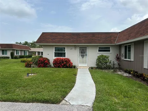 1359 GLENDALE CIRCLE W #214