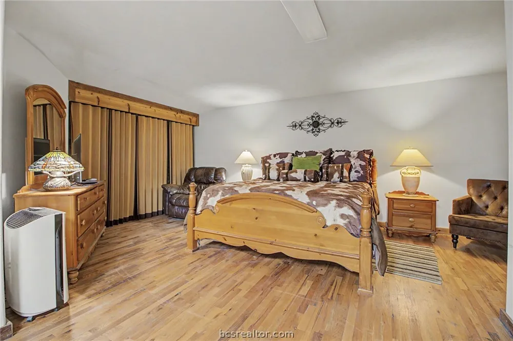 6128 County Road 358 Gause, TX 77857