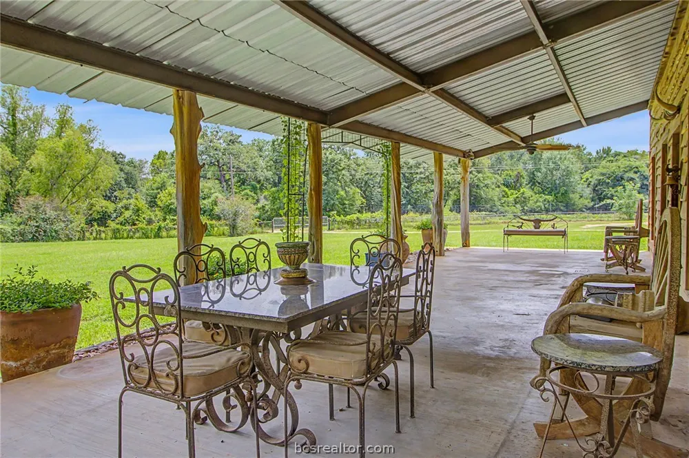 6128 County Road 358 Gause, TX 77857