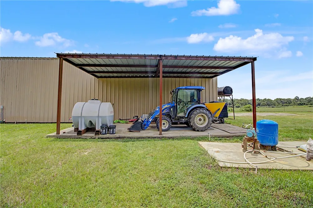 6128 County Road 358 Gause, TX 77857