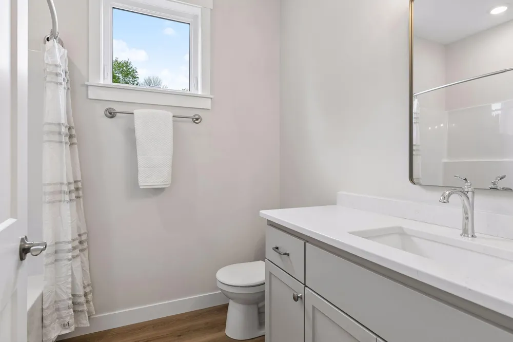 2915 Thompson Drive River Falls, WI 54022