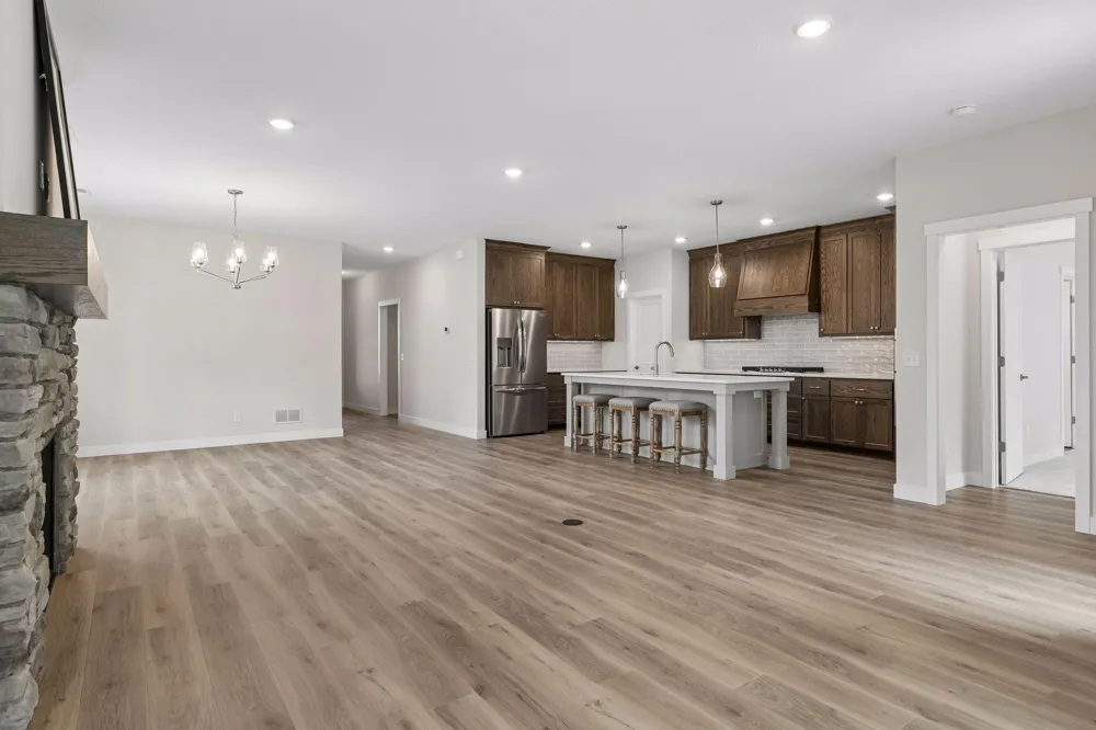 2915 Thompson Drive River Falls, WI 54022