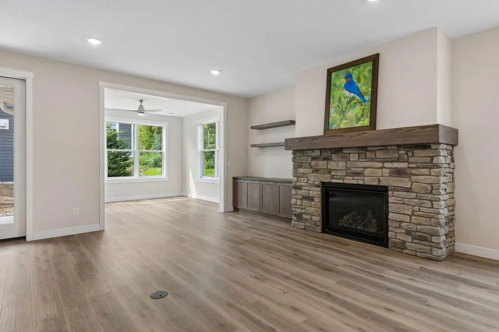 2915 Thompson Drive River Falls, WI 54022
