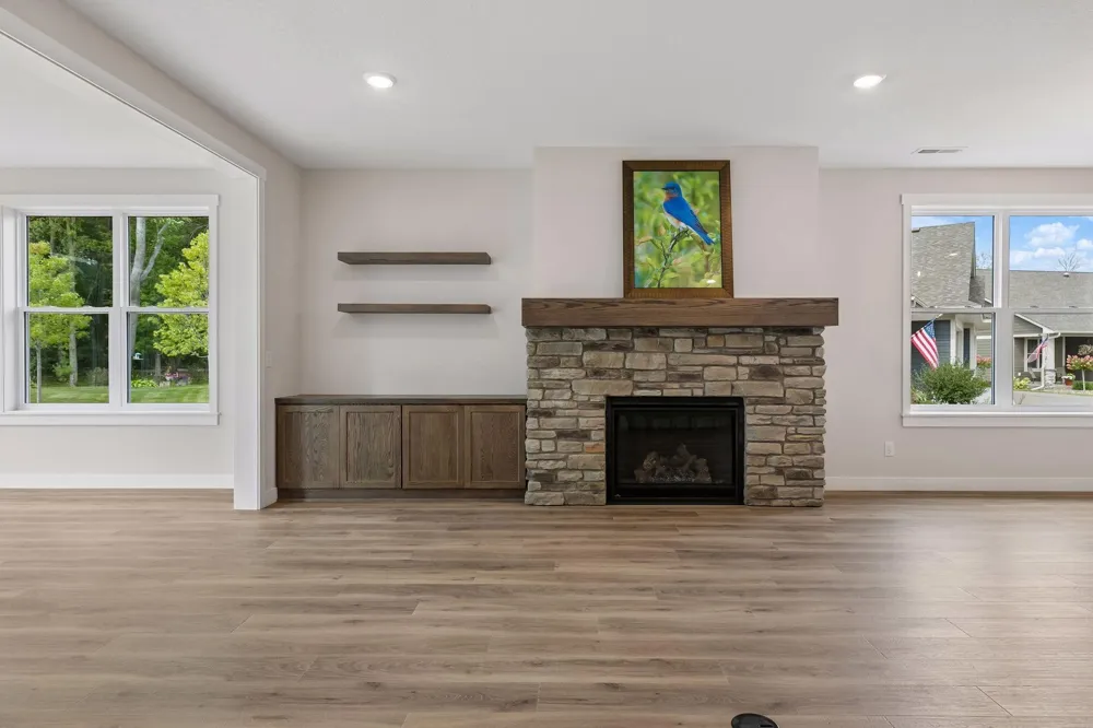 2915 Thompson Drive River Falls, WI 54022