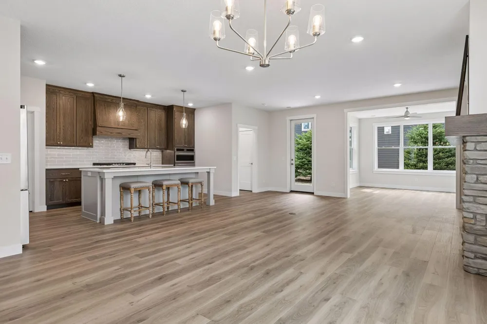 2915 Thompson Drive River Falls, WI 54022