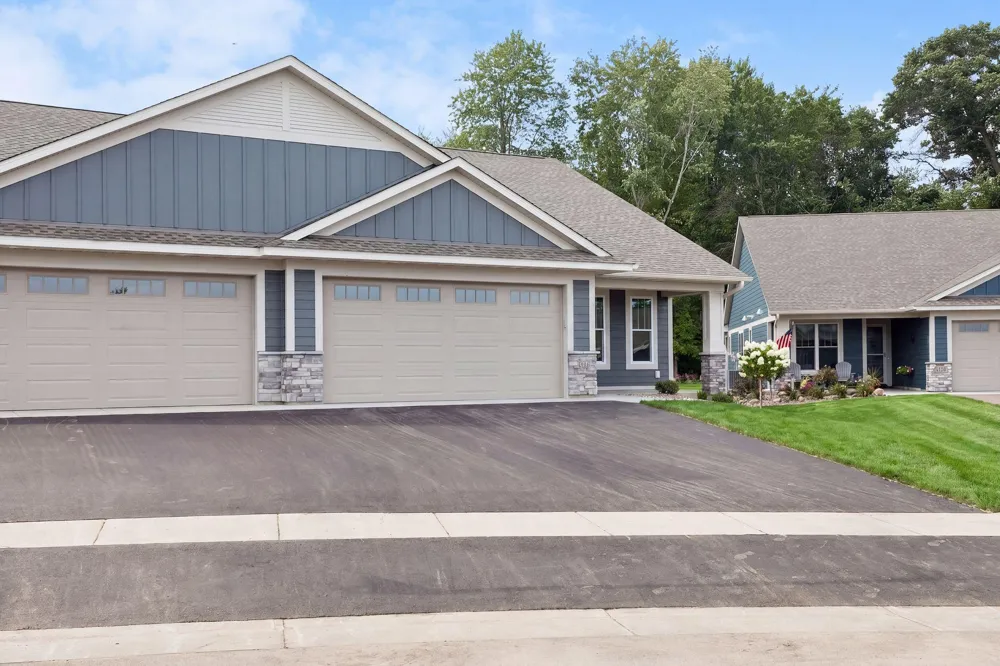 2915 Thompson Drive River Falls, WI 54022