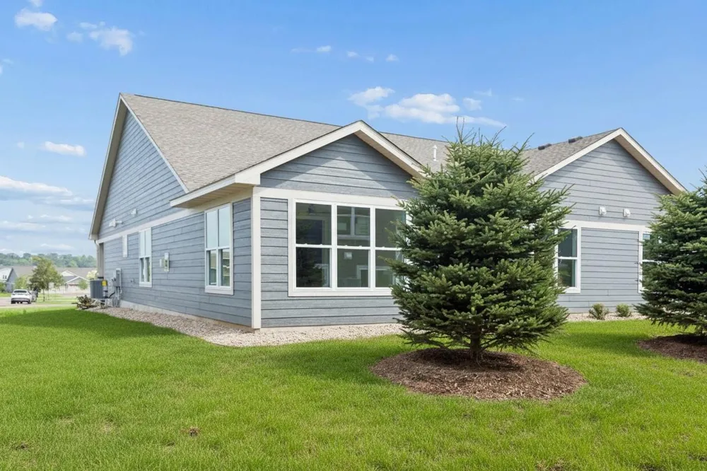 2915 Thompson Drive River Falls, WI 54022