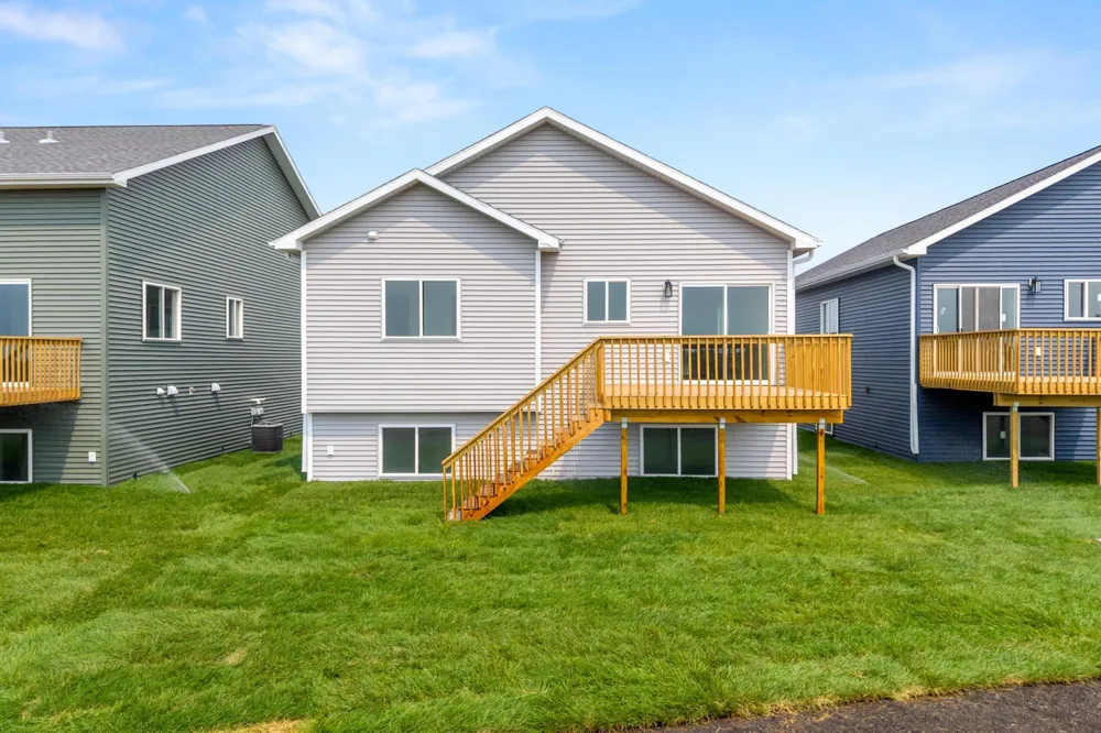 2617 38 AVENUE S Moorhead, MN 56560