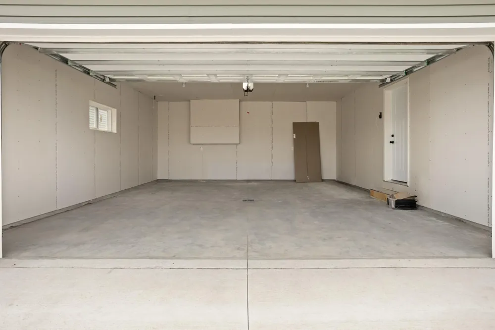 2611 38 AVENUE S Moorhead, MN 56560