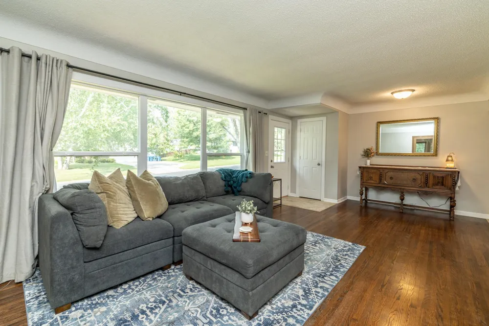 2509 W 140th Street Burnsville, MN 55337