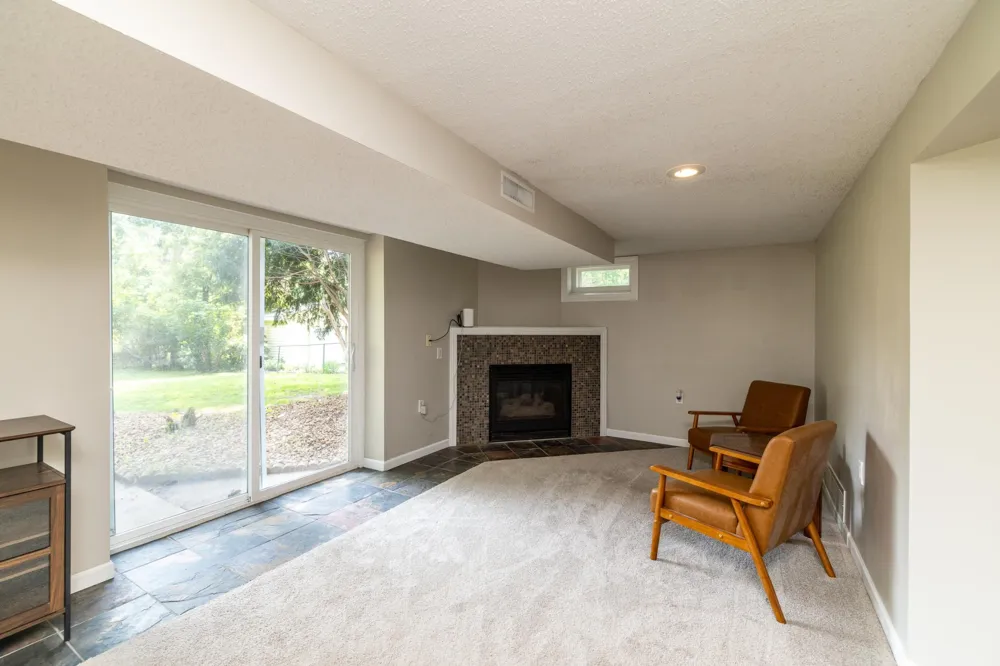 2509 W 140th Street Burnsville, MN 55337