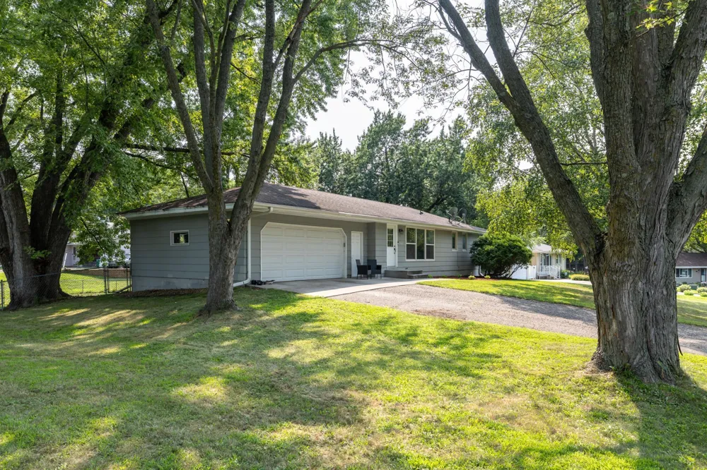 2509 W 140th Street Burnsville, MN 55337