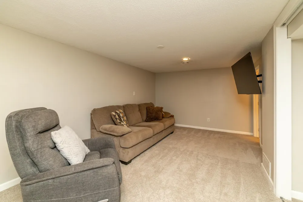 2509 W 140th Street Burnsville, MN 55337