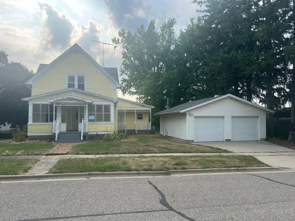 212 2nd Avenue Wanamingo, MN 55983