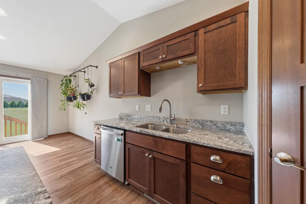 611 Mari Dean Boulevard #6 Lake Crystal, MN 56055