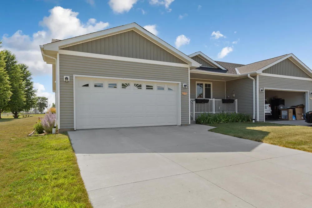 611 Mari Dean Boulevard #6 Lake Crystal, MN 56055