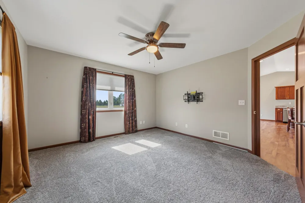 611 Mari Dean Boulevard #6 Lake Crystal, MN 56055
