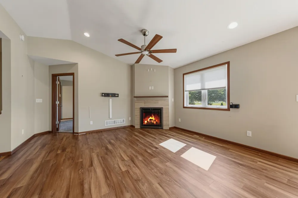 611 Mari Dean Boulevard #6 Lake Crystal, MN 56055