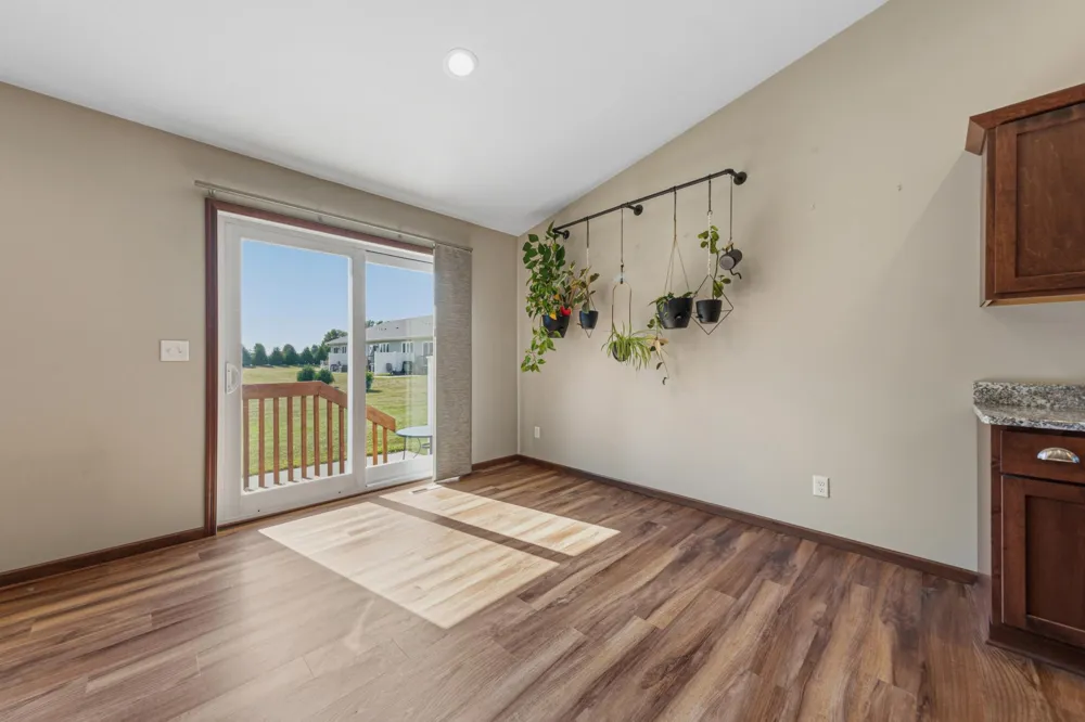 611 Mari Dean Boulevard #6 Lake Crystal, MN 56055