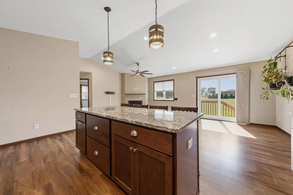611 Mari Dean Boulevard #6 Lake Crystal, MN 56055