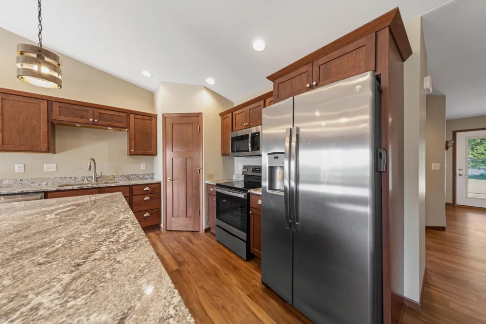 611 Mari Dean Boulevard #6 Lake Crystal, MN 56055