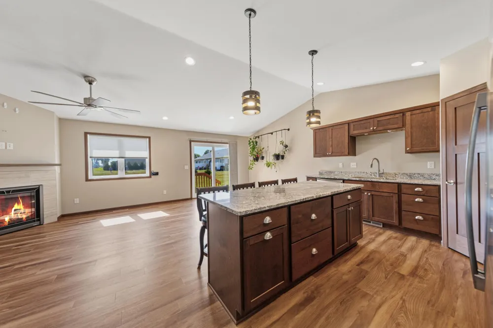 611 Mari Dean Boulevard #6 Lake Crystal, MN 56055