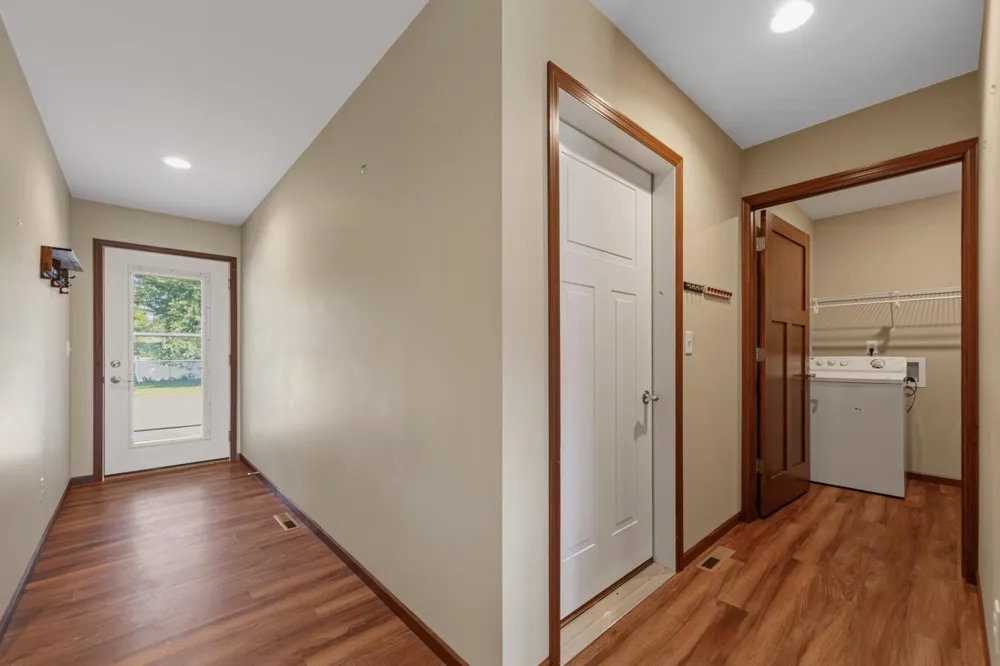 611 Mari Dean Boulevard #6 Lake Crystal, MN 56055