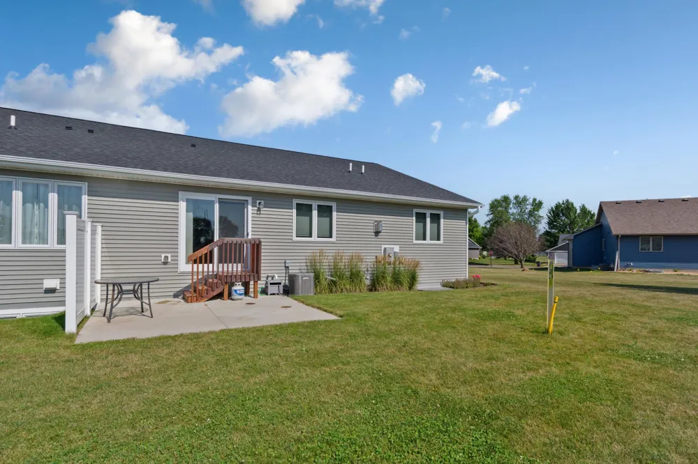 611 Mari Dean Boulevard #6 Lake Crystal, MN 56055