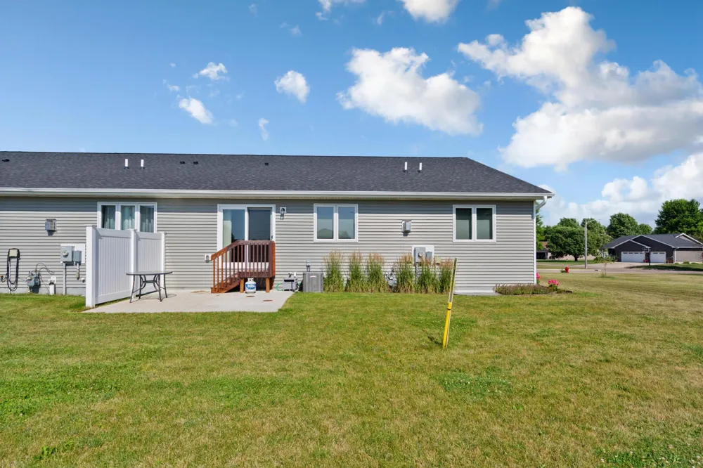 611 Mari Dean Boulevard #6 Lake Crystal, MN 56055