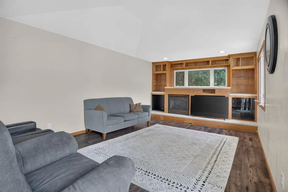 25990 Gates Avenue Faribault, MN 55021