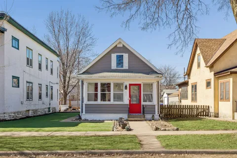607 Simpson Street