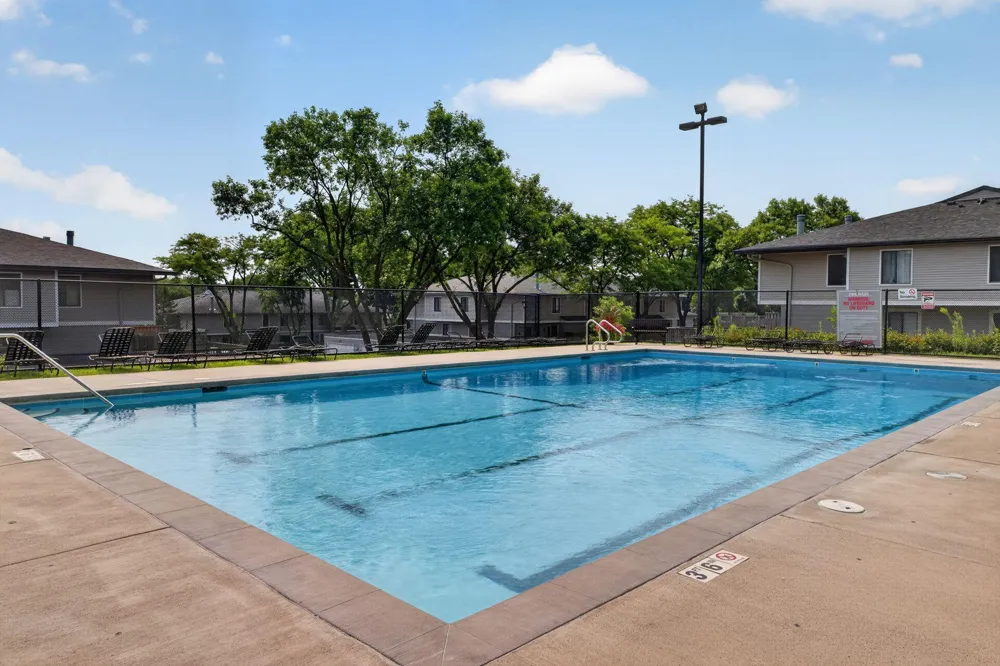 1211 Trailwood S Hopkins, MN 55343