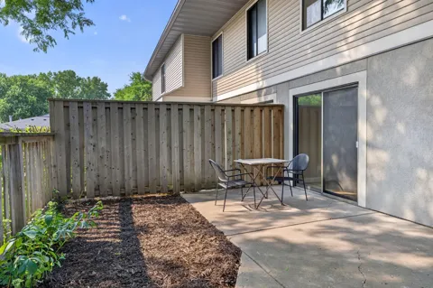 1211 Trailwood S