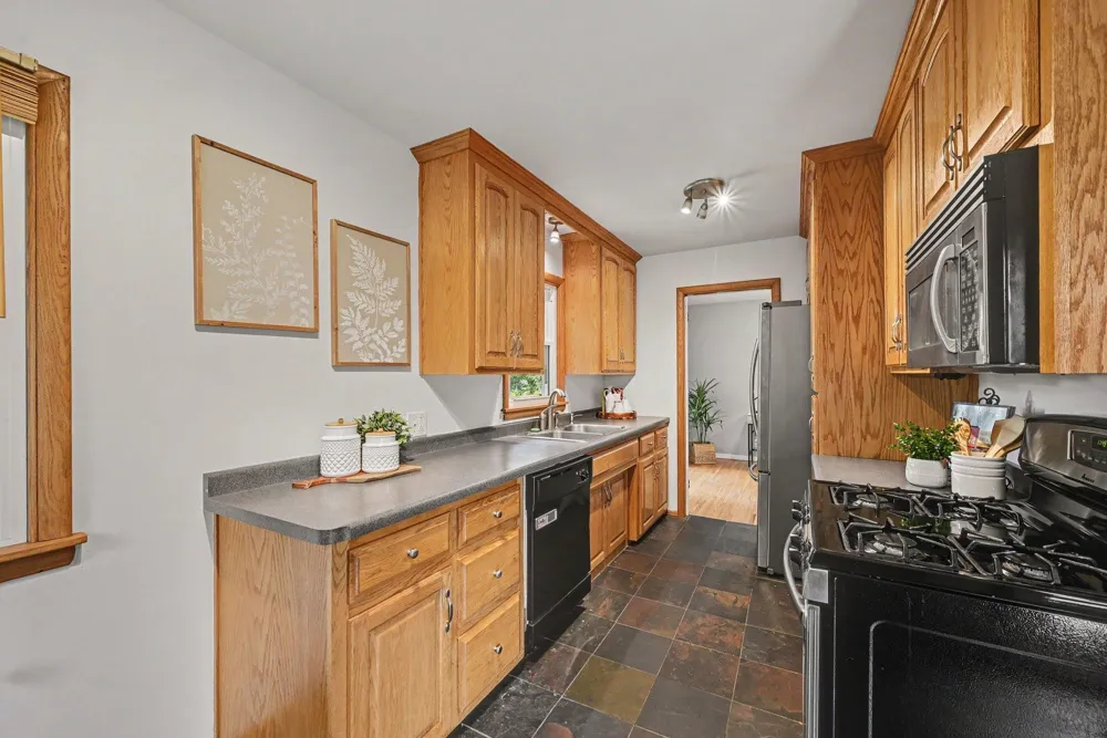 2733 Parkview Boulevard Robbinsdale, MN 55422